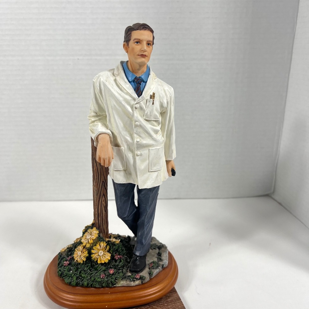 Gift - Doctor Figurine Heroic Medical Professional White Resin Statue Large